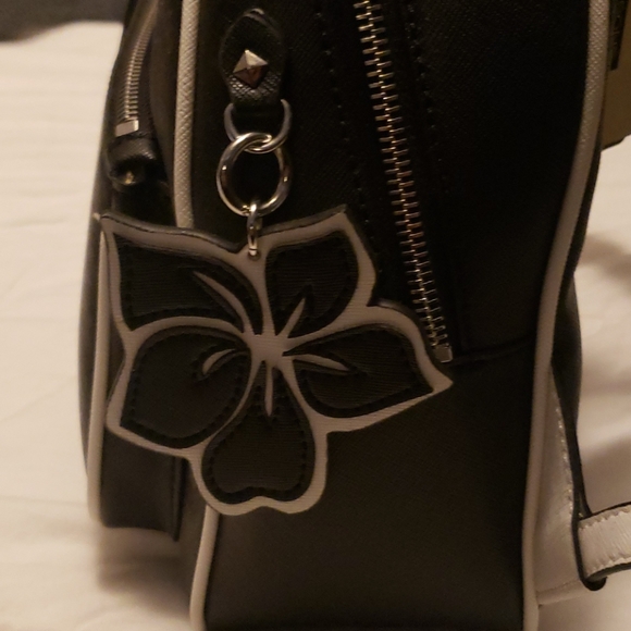 Guess backpack purse - Picture 2 of 5